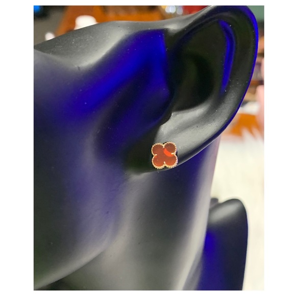 18k Solid Gold Clover Earrings - Picture 2 of 5